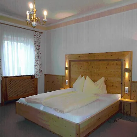 Landgasthof Dorferwirt *