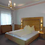 Landgasthof Dorferwirt *